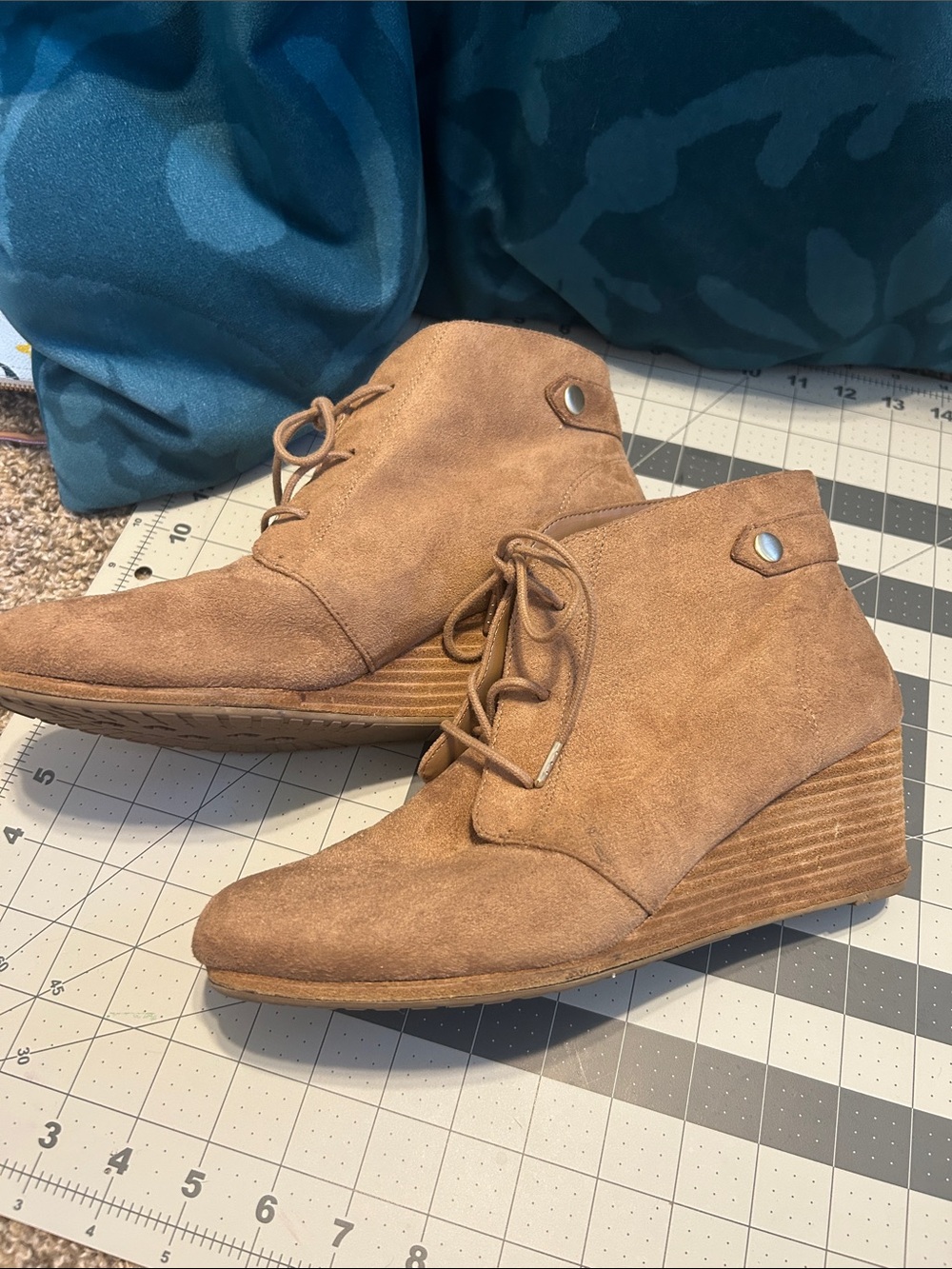 Dr Scholls Women's Tan Suede Wedge Ankle Booties - Lace-Up Comfort